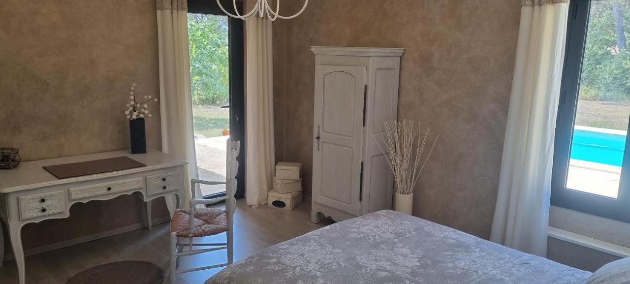 Bed and Breakfast La demeure d'Hélice Langlade Habitación foto